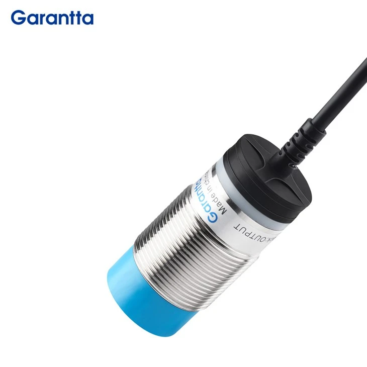 long range inductive proximity sensor (8)